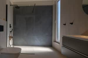 modernes Duschmodell